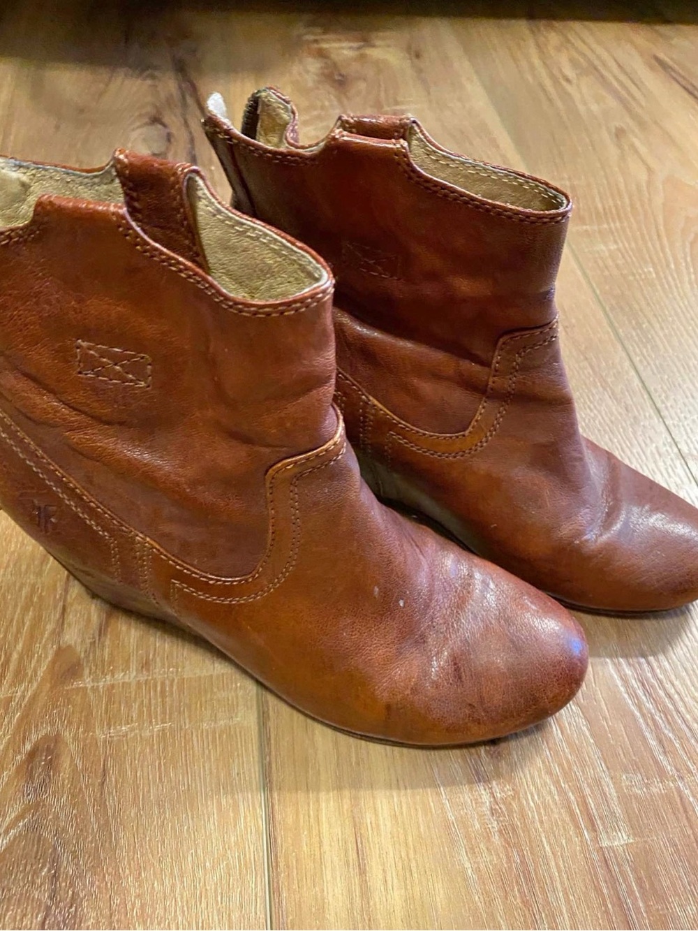 Frye Cognac Leather Wedge Ankle Booties Side Zip Women’s Size 7